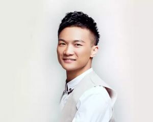 周深与《玫瑰与小鹿》《大鱼》_唱歌是意外，但热爱是永恒！