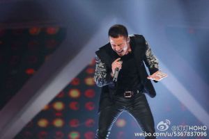 天籁之战第二期杨坤《你的甜蜜》不幸败给素人苏诗丁《痛快的哀艳》