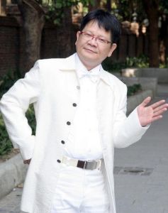 郑进一感情史揭秘_500位交往对象与争议人生