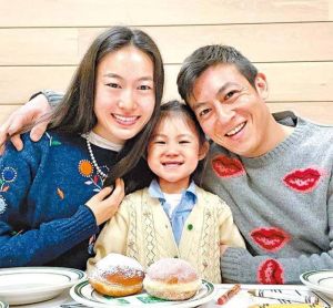 明星私生活揭秘_婚礼矛盾怀孕传闻同性恋作品引热议