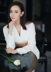 胡静_从演员到豪门阔太，梦想照进现实的人生传奇