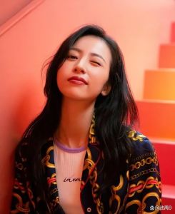 周雨彤《花儿与少年》争议风波_口碑大变，网友热议不断！