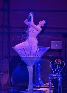 女人世界_柯比传奇与舞蹈人生