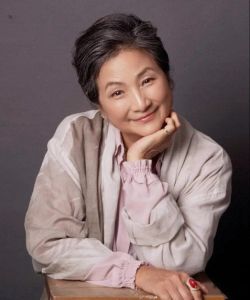 郑佩佩追思会_缅怀武侠女神，经典瞬间回顾