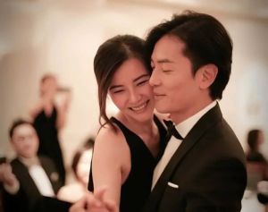 蒙嘉慧主持节目争议_男艺人不当行为引热议