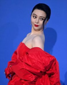 范冰冰低调现身_红毯女王变生活真谛追求者