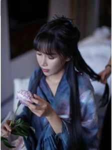 李子柒回归_传统文化传承者的成功启示