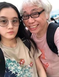 爷孙恋女主林靖恩困境生活，未来走向引关注