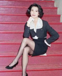 夏文汐59岁保养秘诀_性感女神的复出之路