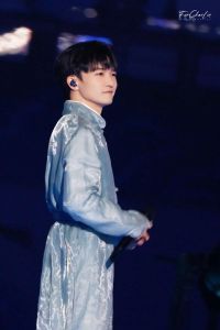 周深齐豫跨年惊艳，香缇莫57岁唱功震撼乐坛