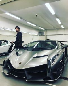 周杰伦豪华车库揭秘_品味非凡的跑车收藏之旅