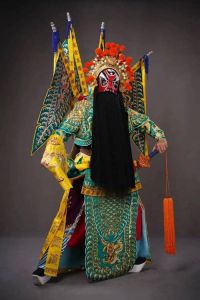 京剧花脸发声奥秘_揭秘高亢唱腔背后的技巧