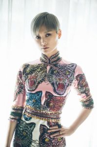 李宇春2025_病痛逆袭，音乐演艺双丰收，资产数亿传奇人生！