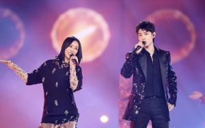 肖战那英《歌手·当打之年》合唱引热议，音乐火花碰撞