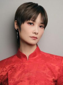 李宇春最新动态 多栖传奇，公益先锋，成就非凡新篇章
