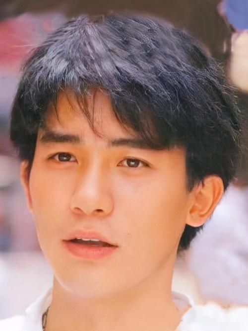 年轻时的梁朝伟，梁朝伟青春传奇与张曼玉合影回忆