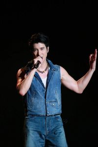 王力宏唱功什么水平-全能音乐奇才，跨越风格的音乐魅力