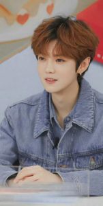 鹿晗热度下滑，代言变普通，未来或试直播带货