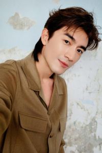 林更新被怼懵，进步大圈粉