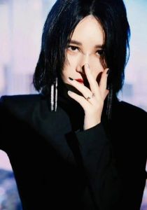 复旦同学眼中的尚雯婕_法语天才，唱功实力获赞