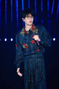 许嵩的音色是什么类型的_许嵩是古风还是中国风？听听就懂！