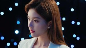 《许我耀眼》热播，陈伟霆赵露思主演，李沁陈哲远《一笑随歌》受关注