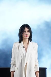 尚雯婕家境_从工人家庭到音乐天后，她的奋斗故事鼓舞人心