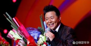 王宏伟属于什么唱法_王宏伟唱法独特，西北民歌与现代唱法结合，声音亮高有穿透力，影响深远