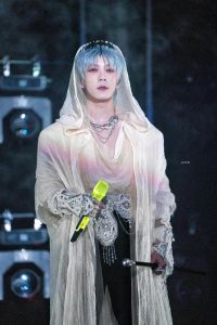 王栎鑫唱功什么水平_实力派歌手演员，高音惊艳，演技在线，未来可期！