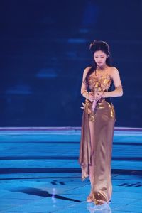 张碧晨嗓音特点_钻石音质，中韩融合，歌声故事感强，OST唱功出众！