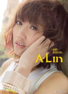 女生天生嗓音好的特征_天生好声音又宽又亮，气质长相更吸引人，多练习也能进步