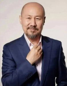 腾格尔唱功算是什么水平呢_草原风骨唱出民族魂，粗犷豪迈直击人心