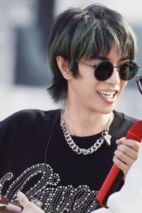 华晨宇评价_火星人设，乐坛特色歌手