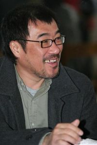 李宗盛罗大佑谁地位高_罗大佑与李宗盛，传唱经典谁更胜一筹？