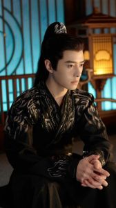 方逸伦新剧疯癫反派引关注，未来想尝试更多角色