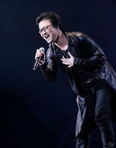 汪峰在中国音乐界的地位_华语乐坛常青树，音乐真诚打动人心