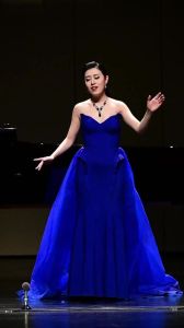 美声高音的唱法_找高位置，咬字精，放松练，轻松唱高音