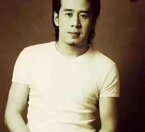 杨坤比张学友厉害吗_张学友杨坤比拼唱功，歌神VS实力唱将！