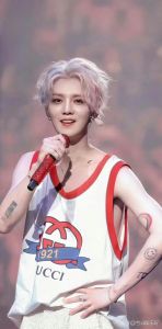 鹿晗最近火吗_演唱会爆满，网友