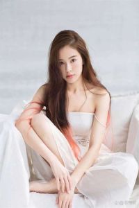 天心嗓音女主叫温红豆_科尔滕草原姑娘温红豆，嫁康熙之子古微，为保护族人，后重生江南，自食其力