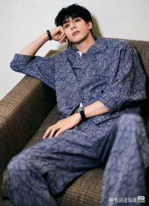 圈内人士评价宋威龙_实力派小鲜肉，演技炸裂又暖萌