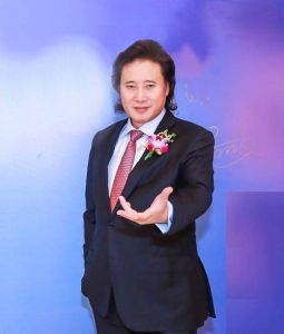 中国男高音歌唱家戴玉强_实力派男高音，推广美声，教学生涯鼓舞人心