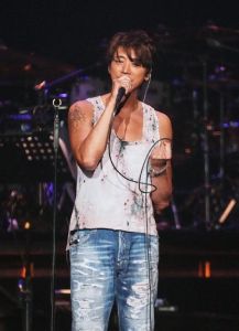 苏见信高音有多高_高音炸翻天，却难再回巅峰