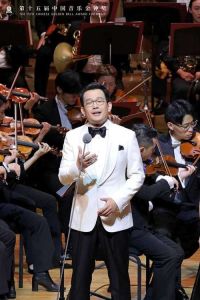 石倚洁廖昌永同台唱歌_石依洁廖昌永合唱绝了，听他们的歌是一种享受！