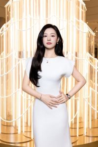 金智媛郑爽_金智媛郑爽短发潮，显年轻又时尚！