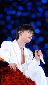 张杰跨年演唱会5个小时_张杰超长跨年演唱会，高音燃爆，十城联动太贴心！