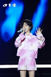 郁可唯属于什么音域的女歌手_中音唱将，声音自然好听，唱功细腻动人