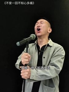 40岁唱歌突然唱不上去了_四十岁唱歌高音费劲？别慌，这样唱就对了！