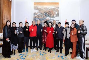 影视大咖齐聚书画院，共话文化传承与跨界合作新篇章