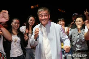 本山徒弟唱歌谁厉害_小沈阳宋晓峰王龙汤潮红孩天赐唱歌棒